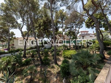 Terreny residencial en venda a Montmar