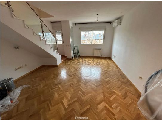 Sala d'estar de Dúplex de lloguer en Villanueva del Pardillo amb Aire condicionat, Calefacció i Terrassa