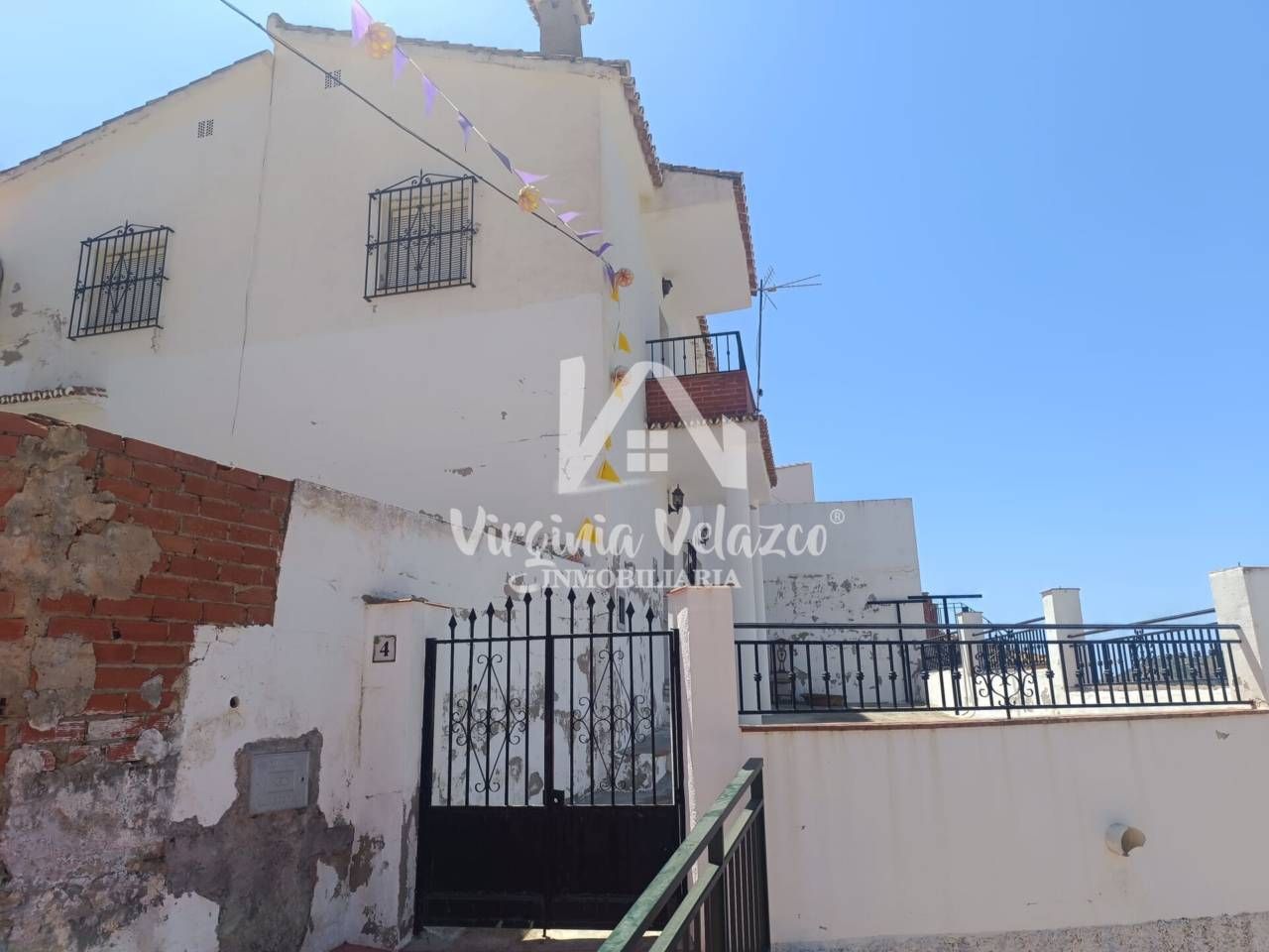 Vista exterior de Casa o xalet en venda en Moclinejo amb Terrassa