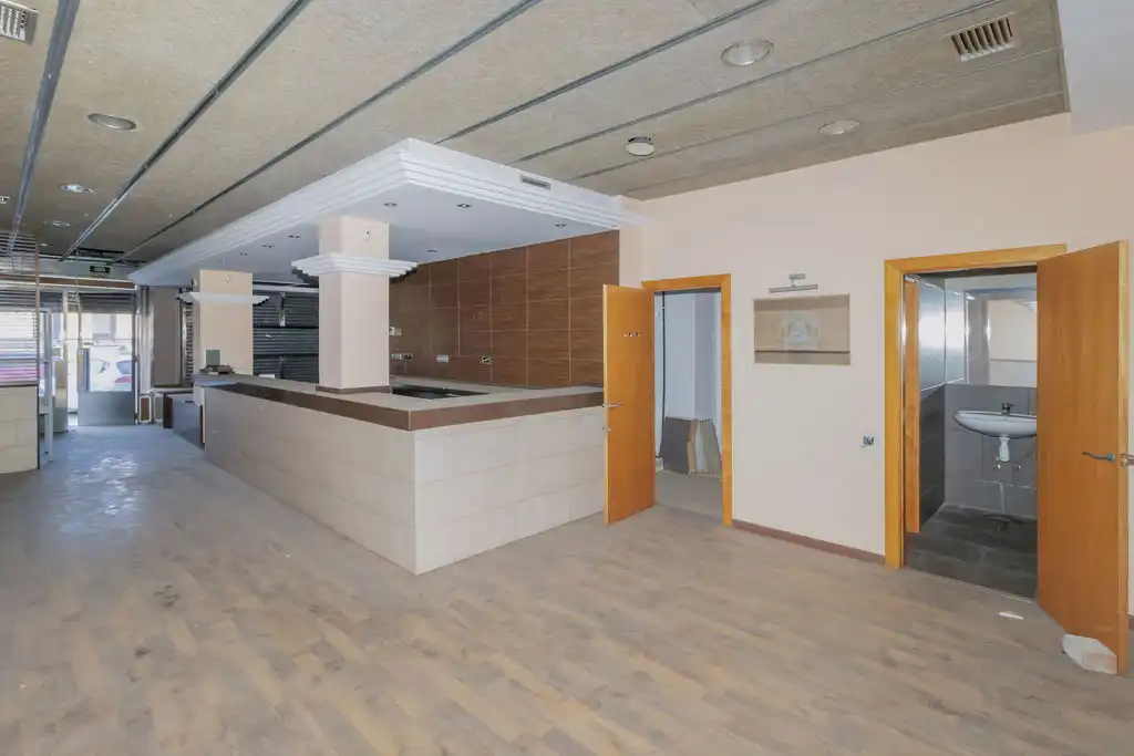 Gewerbefläche zum Verkauf in Av Francesc Macià, imagen 7