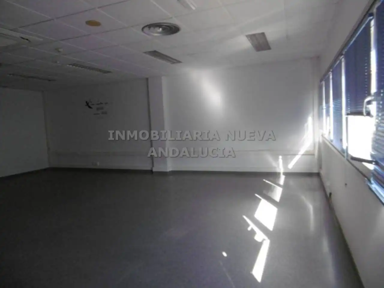 Oficina de alquiler en Nueva Almería - Cortijo Grande - Vega de Acá