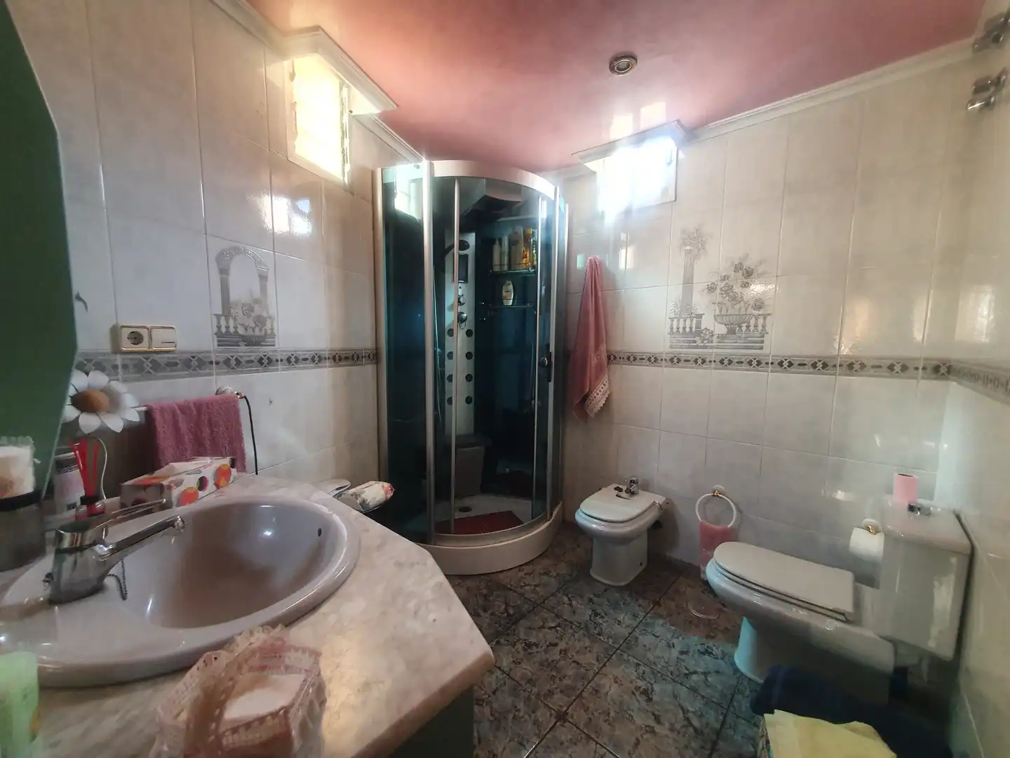Bany de Àtic en venda en Guadix amb Calefacció, Terrassa i Moblat