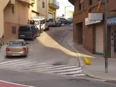Parking of Commercial properties for rent in Turís  with Air Conditioner