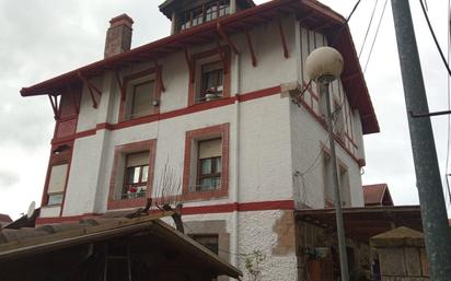 Vista exterior de Casa o xalet en venda en Bilbao  amb Terrassa