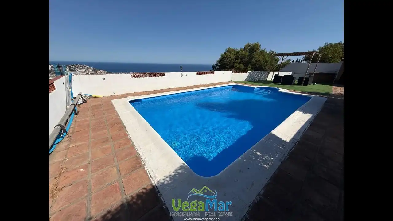 Piscina de Casa o chalet en venta en Almuñécar con Terraza y Piscina comunitaria