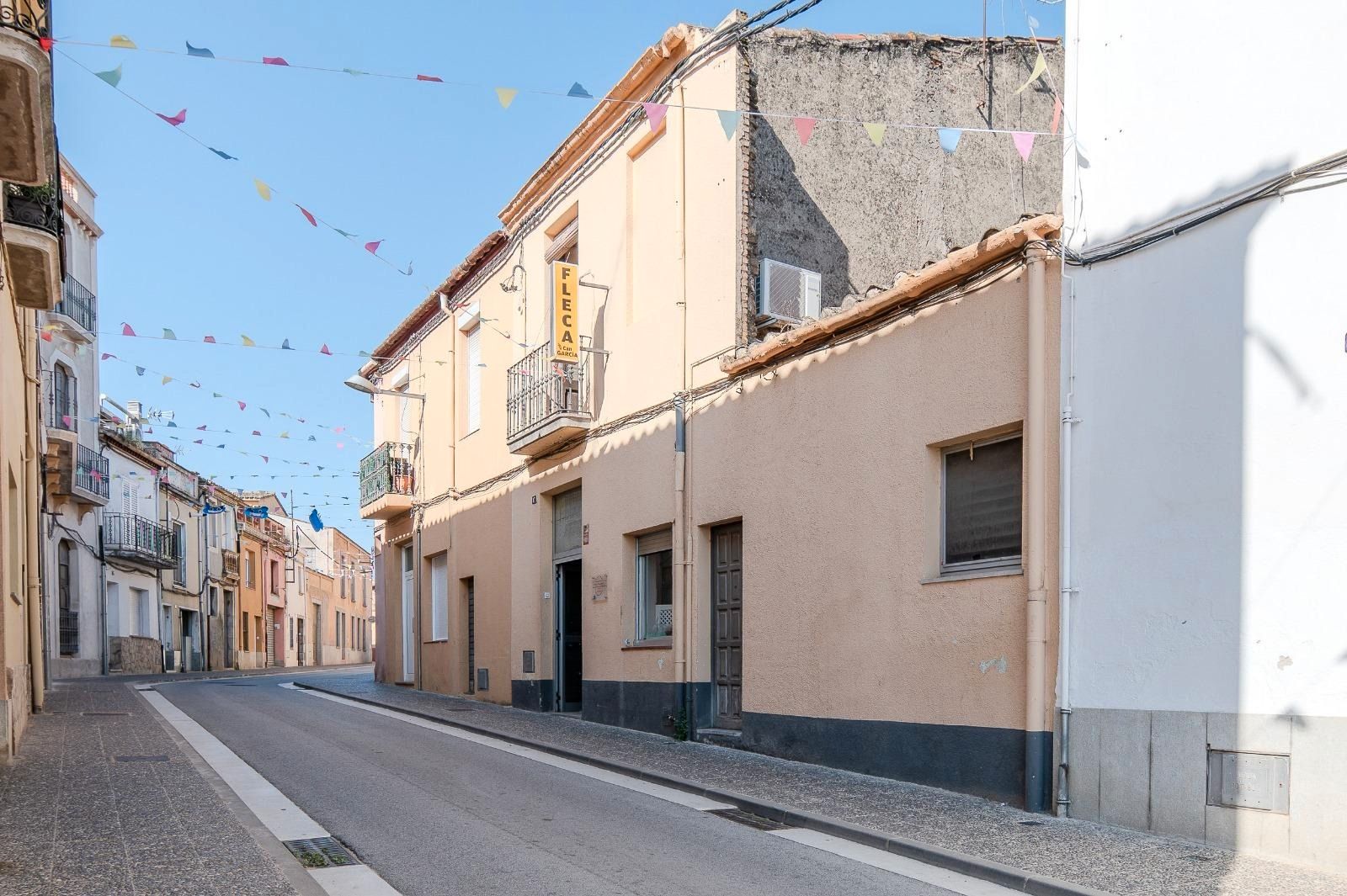 Vista exterior de Casa o xalet en venda en Llagostera amb Jardí privat