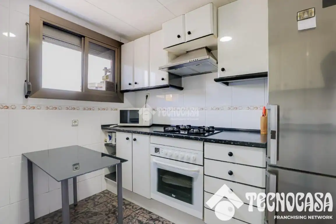 Kitchen of Flat for sale in Sant Vicenç Dels Horts  with Heating