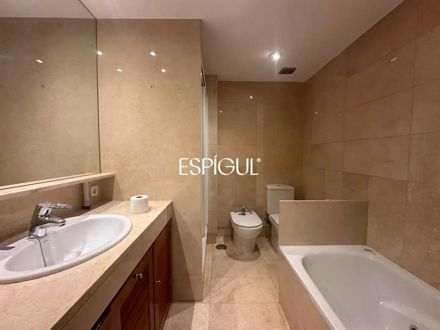 Baño de Ático en venta en Madrid con Aire acondicionado, Calefacción y Terraza