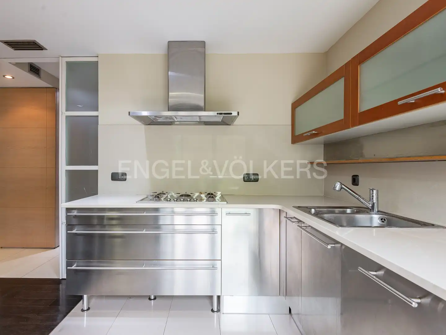 Cuina de Dúplex en venda en Barcelona amb Aire condicionat, Calefacció i Parquet