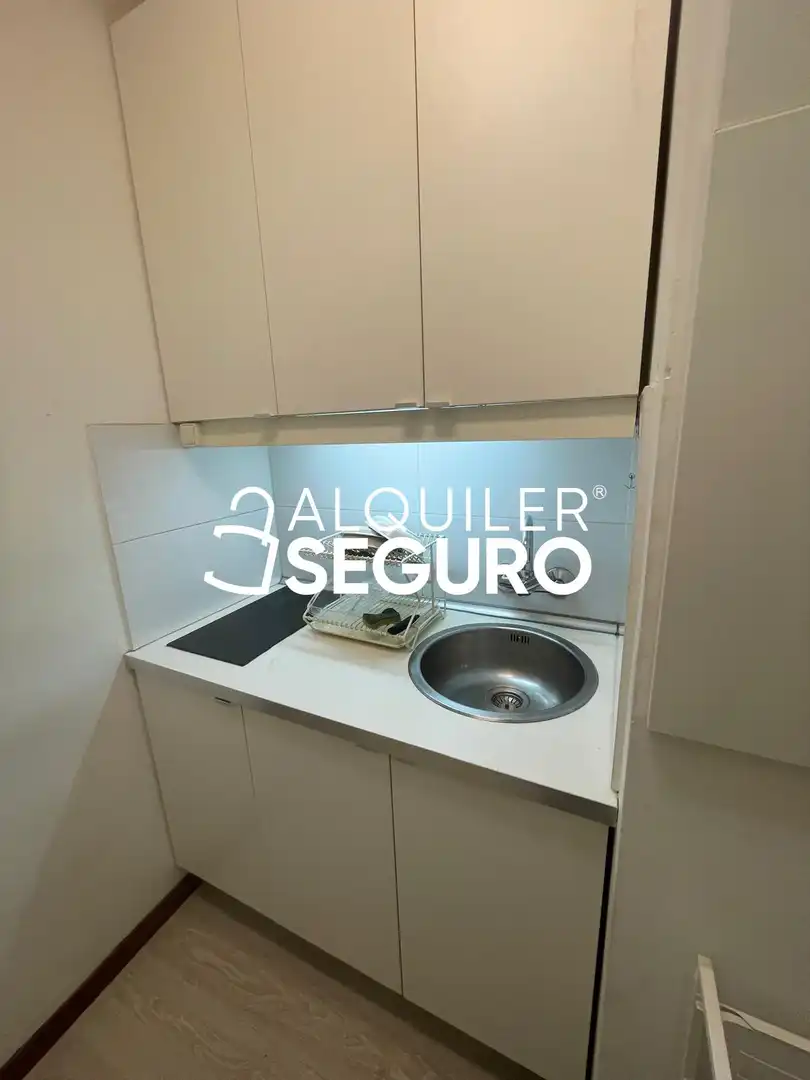 Kitchen of Flat for rent in Madrid  with Air Conditioner, Heating and Furnished