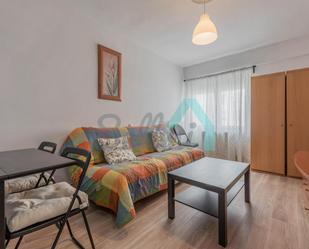 Bedroom of Flat to rent in Oviedo 