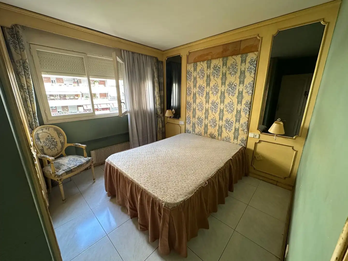 Bedroom of Flat for sale in Barcelona  with Parquet flooring, Furnished and Oven