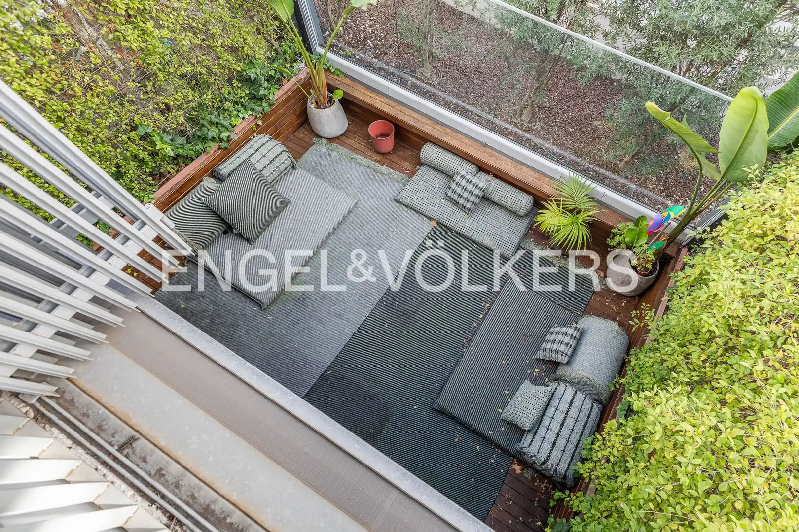 Terrassa de Casa o xalet en venda en Barcelona amb Aire condicionat, Calefacció i Jardí privat