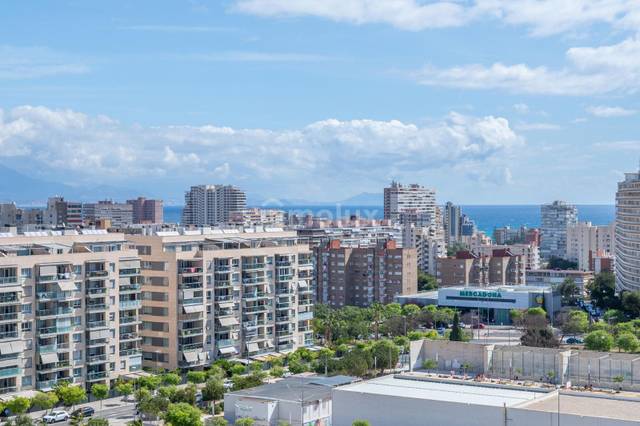 Piso en Venta en Avenida De La Condomina en Playa de San Juan