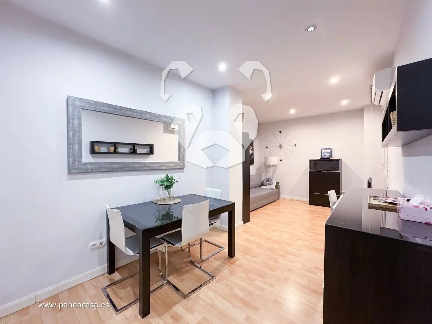 Living room of Flat for rent in Madrid  with Air Conditioner, Heating and Furnished