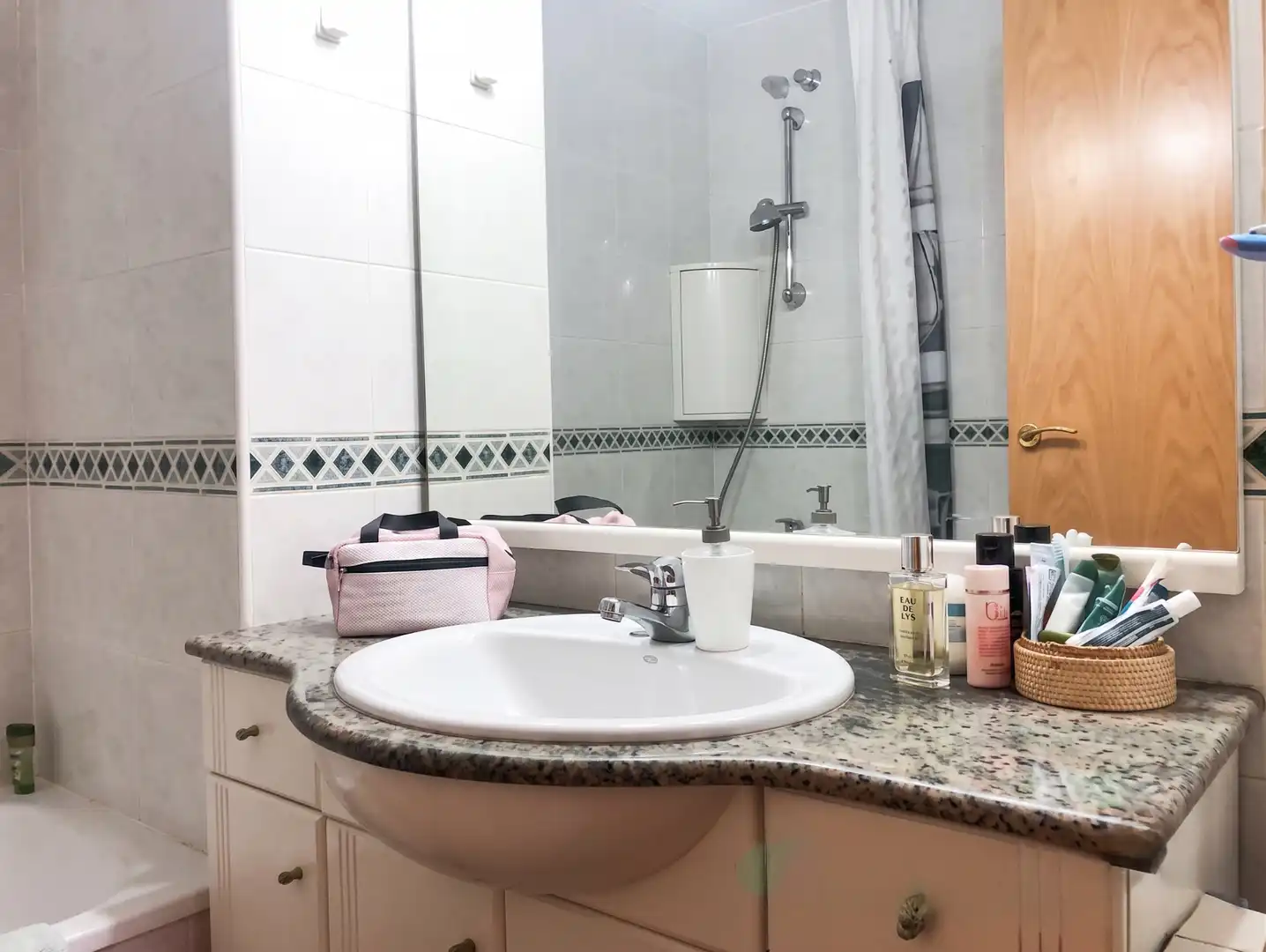 Bany de Pis en venda en Barcelona amb Calefacció, Forn i Balcó