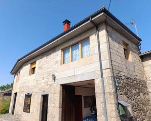 Außenansicht von Country house zum verkauf in O Saviñao  mit Heizung, Privatgarten und Parkett