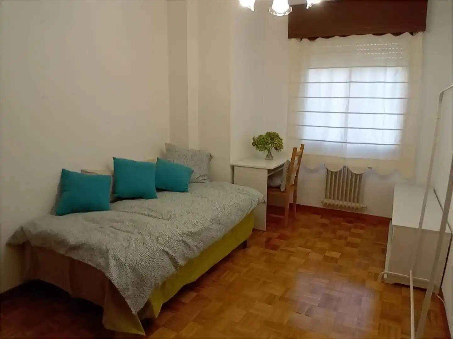 Schlafzimmer von Wohnung zur Miete in Couto