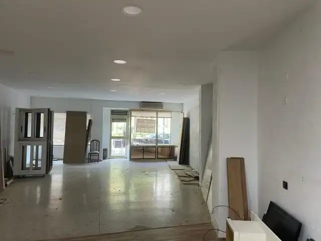 Business premises to rent in Avenida RABANALES, imagen 2