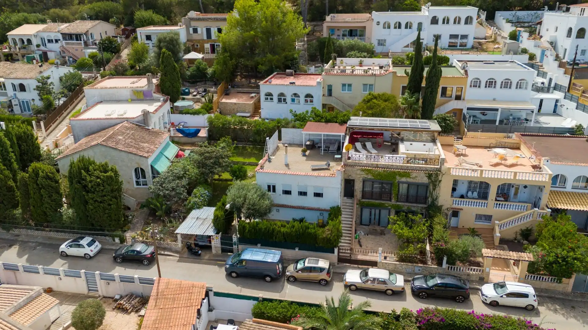 Vista exterior de Casa adosada en venda en Calvià amb Aire condicionat, Calefacció i Jardí privat