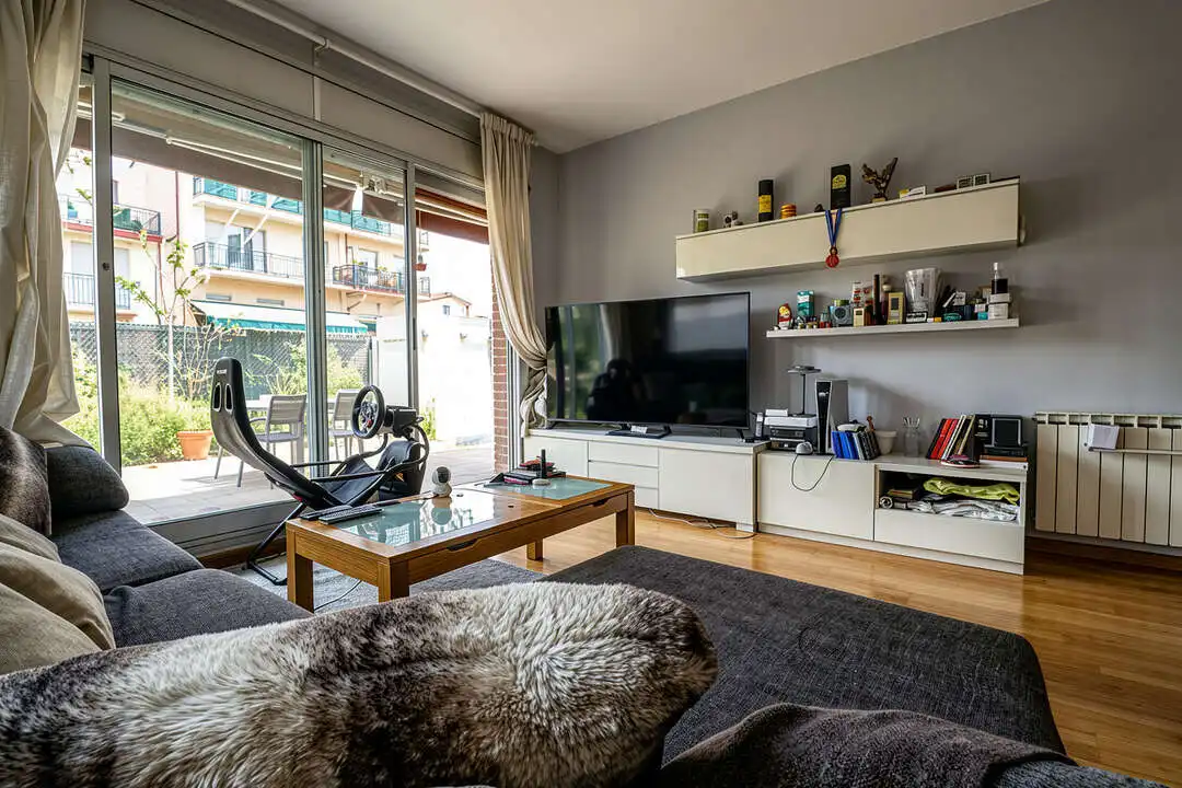 Sala d'estar de Pis en venda en Canovelles amb Aire condicionat, Calefacció i Jardí privat