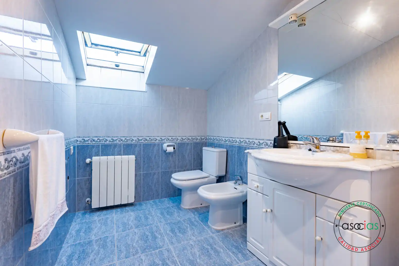 Baño de Casa o chalet en venta en Gijón  con Calefacción y Amueblado