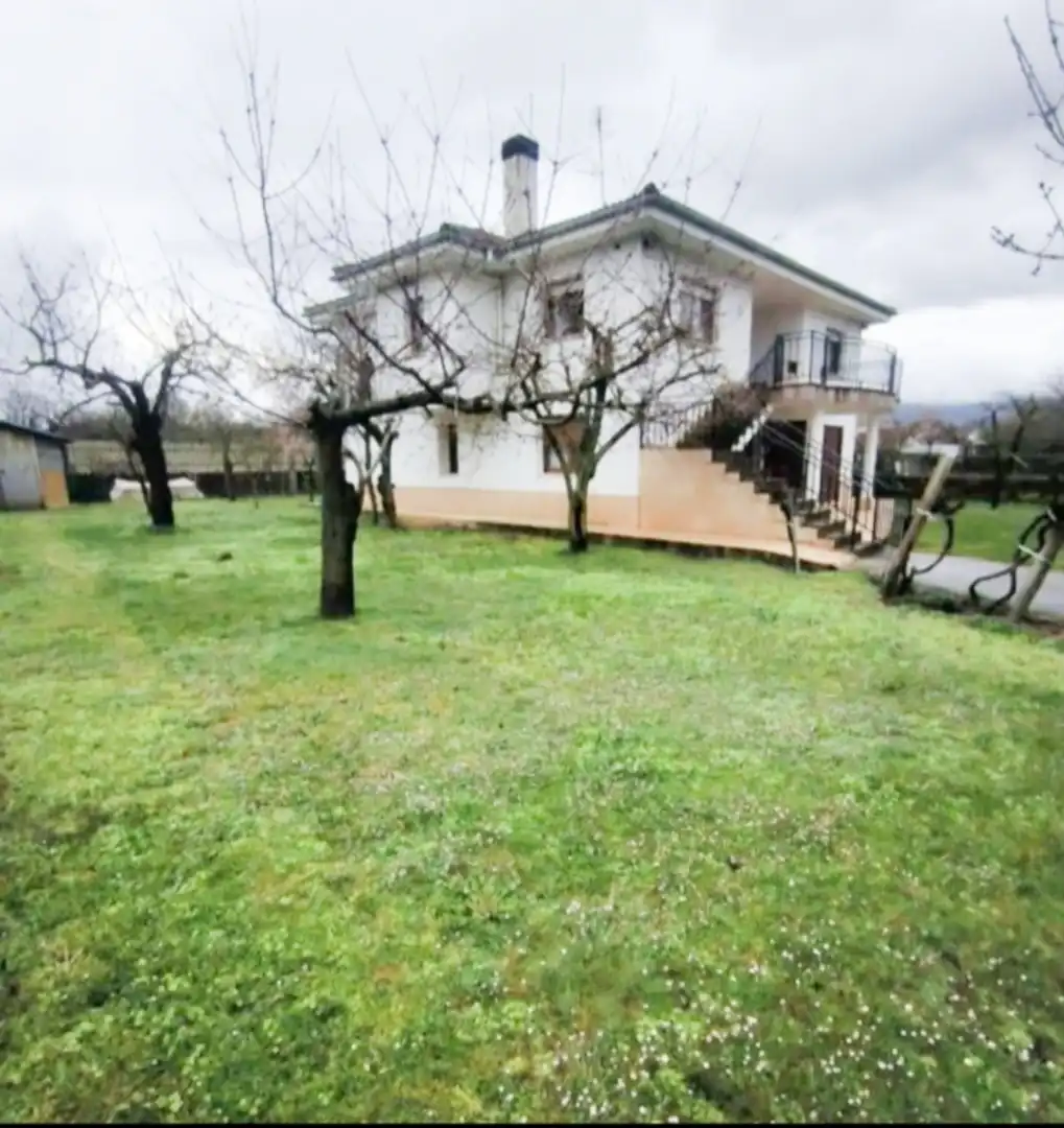 Casa o chalet en venta en Medina de Pomar con Calefacción, Jardín privado y Terraza
