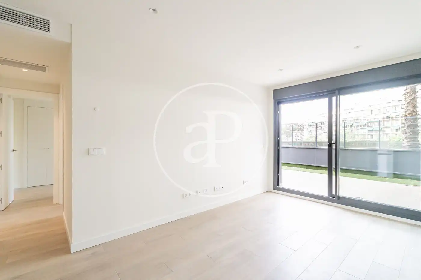 Living room of Flat for rent in Madrid  with Air Conditioner, Heating and Terrace
