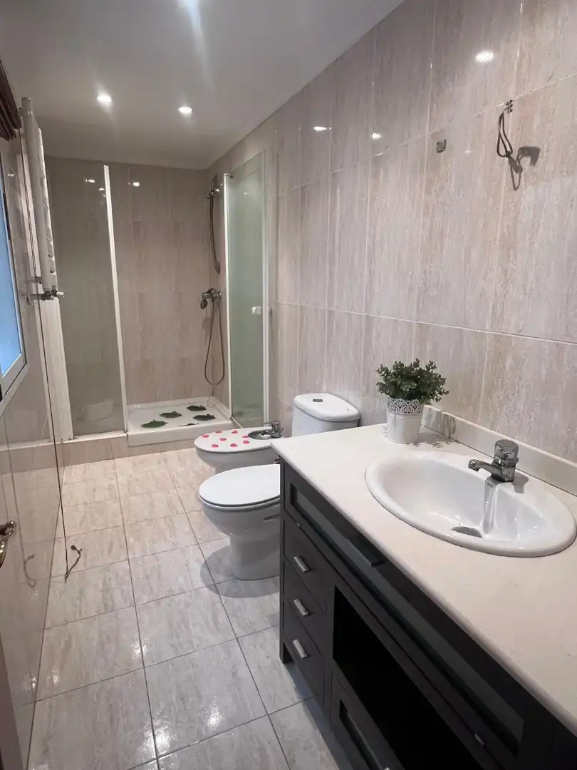 Baño de Piso en venta en La Pobla de Farnals con Terraza, Horno y Balcón