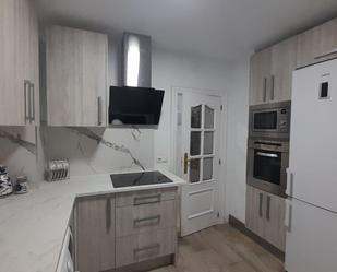 Cuina de Pis en venda en Salamanca Capital amb Calefacció i Balcó