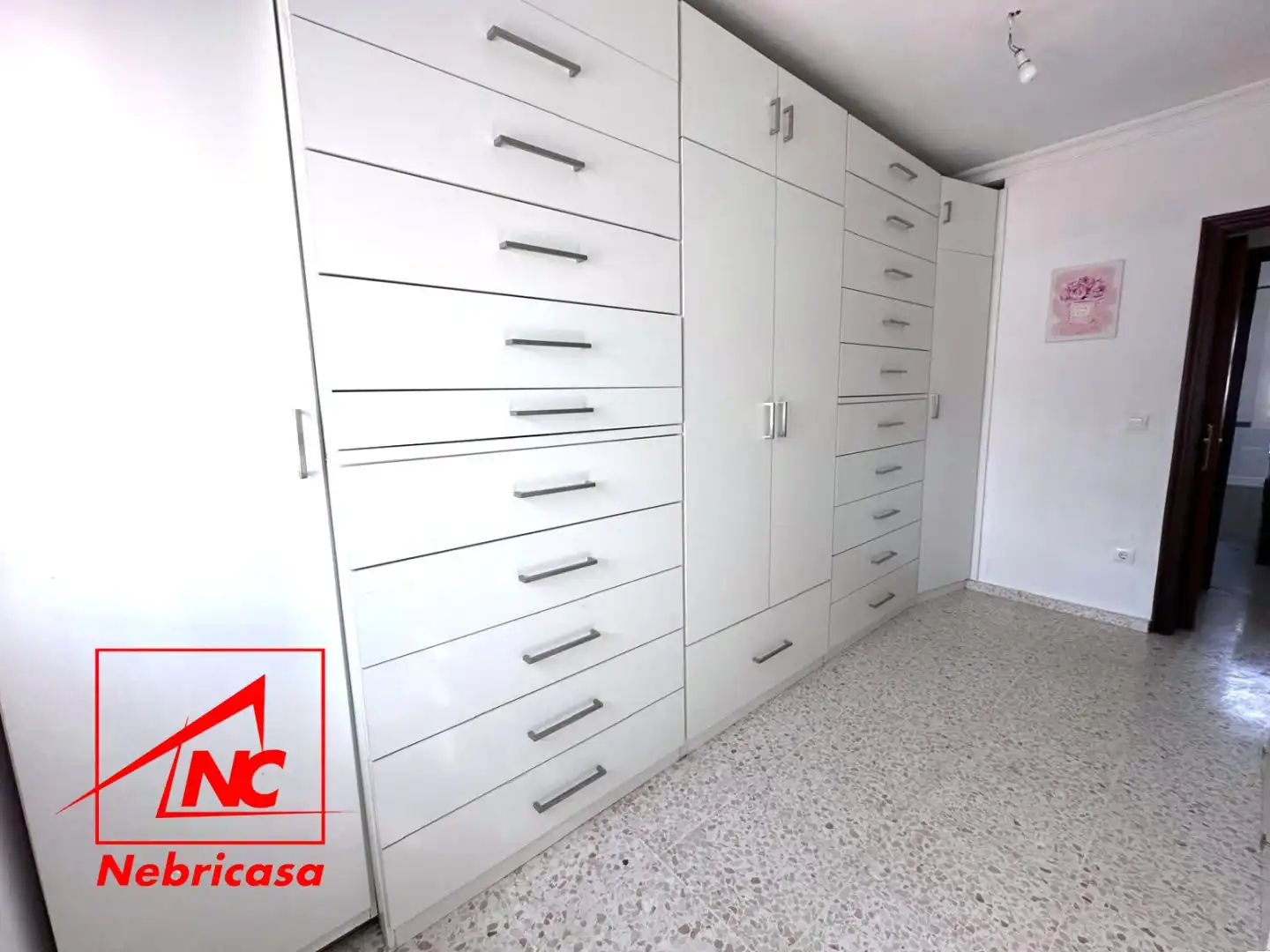 Dormitori de Casa o xalet en venda en Lebrija amb Aire condicionat i Jardí privat