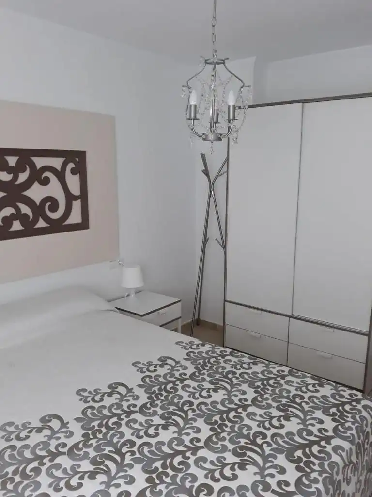 Habitación de Apartamento de alquiler en Huelva con Amueblado