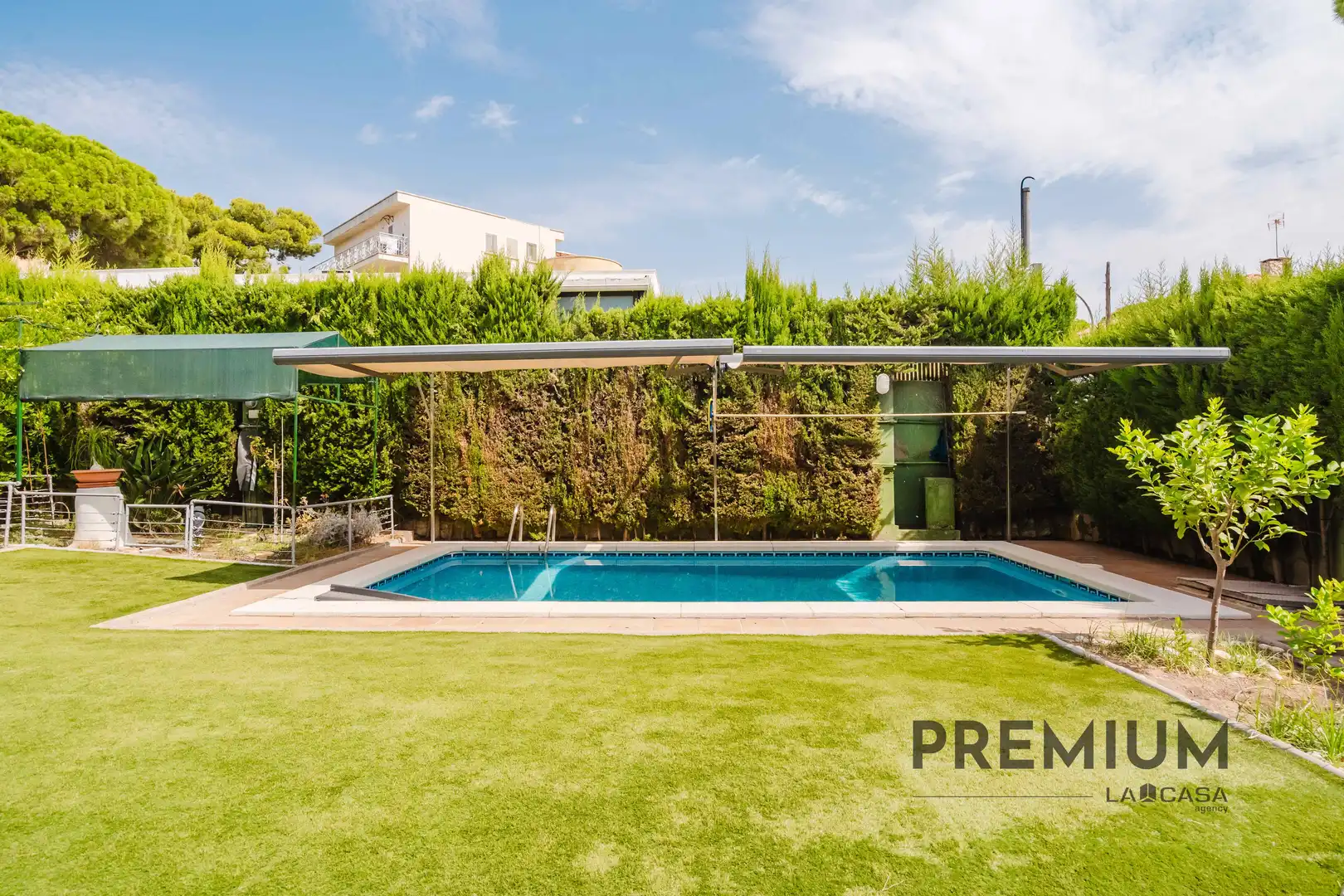 Piscina de Casa o xalet en venda en Castelldefels amb Piscina