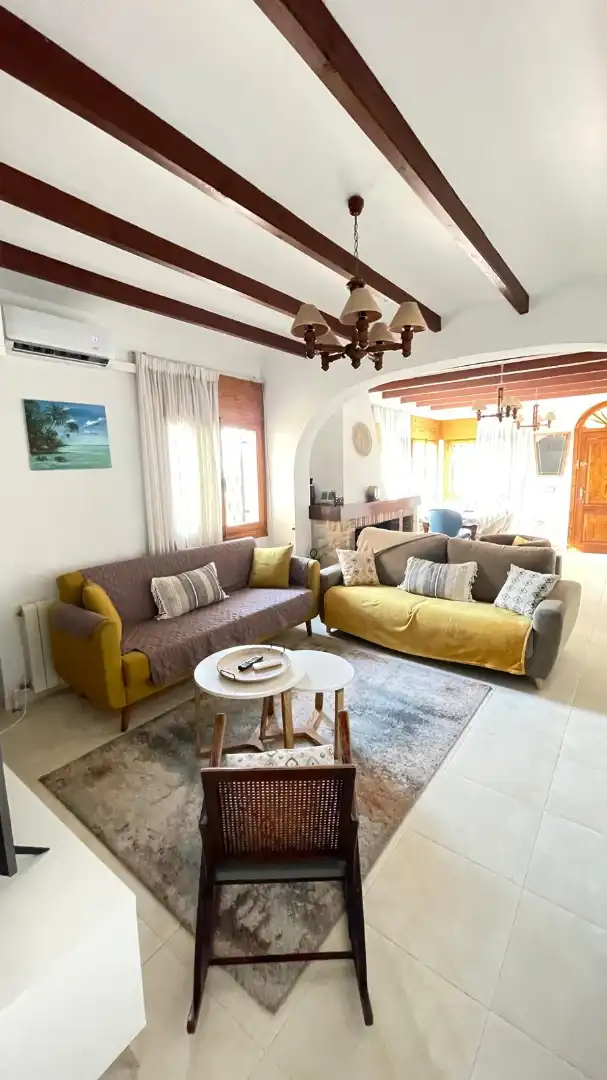 Sala d'estar de Casa o xalet de lloguer en El Campello amb Aire condicionat, Calefacció i Jardí privat