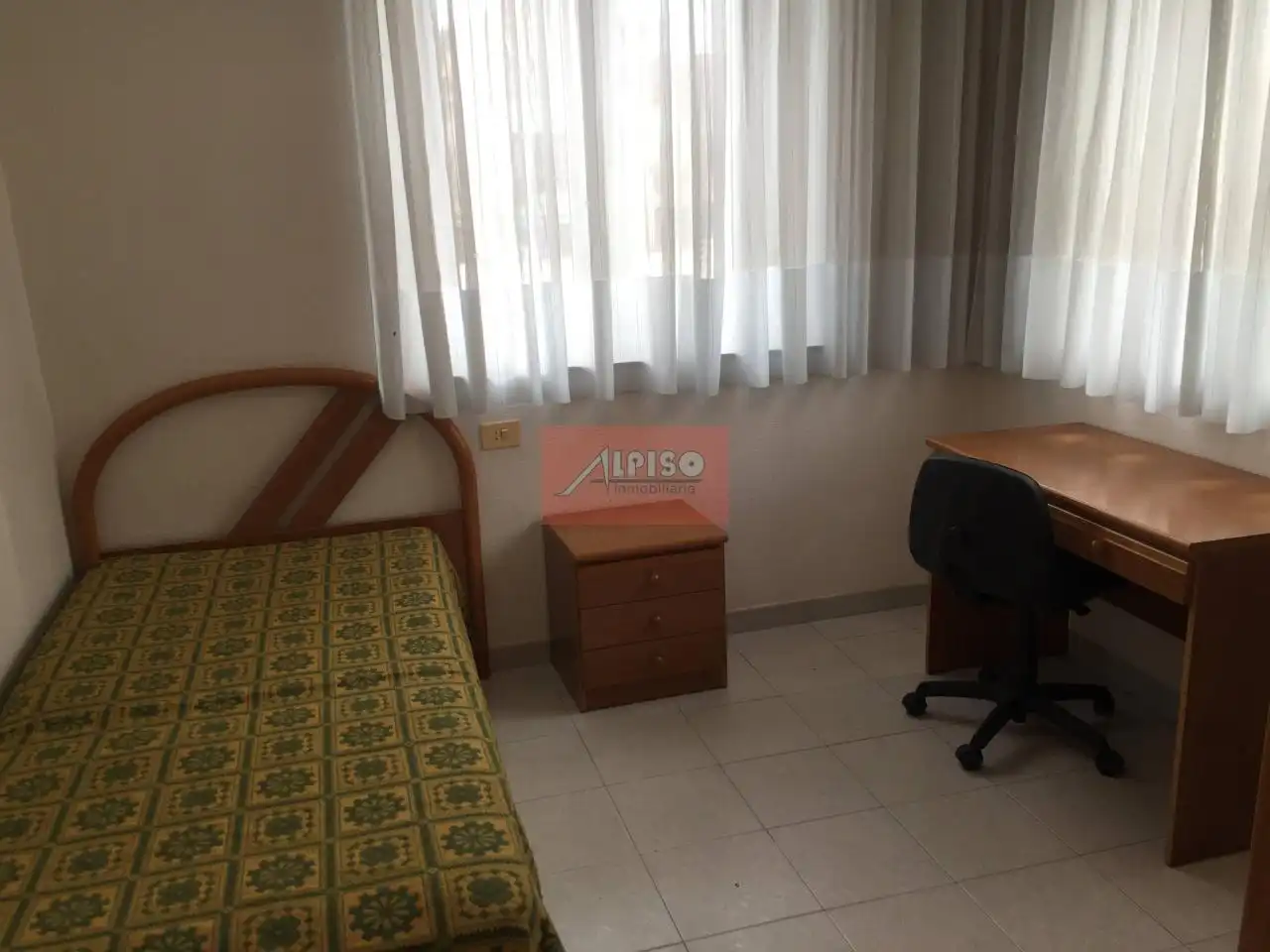 Habitación de Piso de alquiler en Ourense Capital  con Calefacción, Amueblado y Balcón