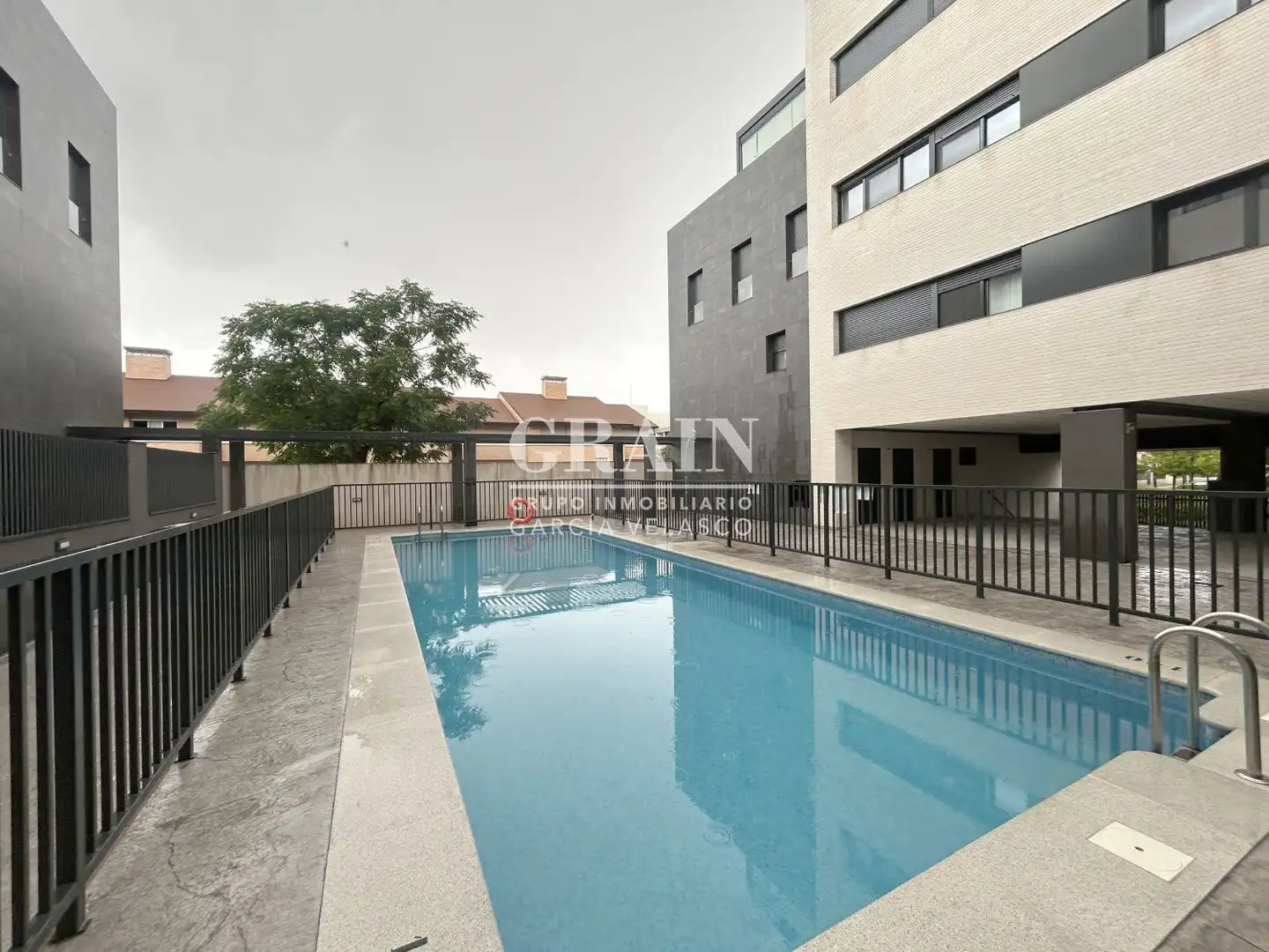 Piscina de Piso de alquiler en Albacete con Calefacción, Terraza y Piscina
