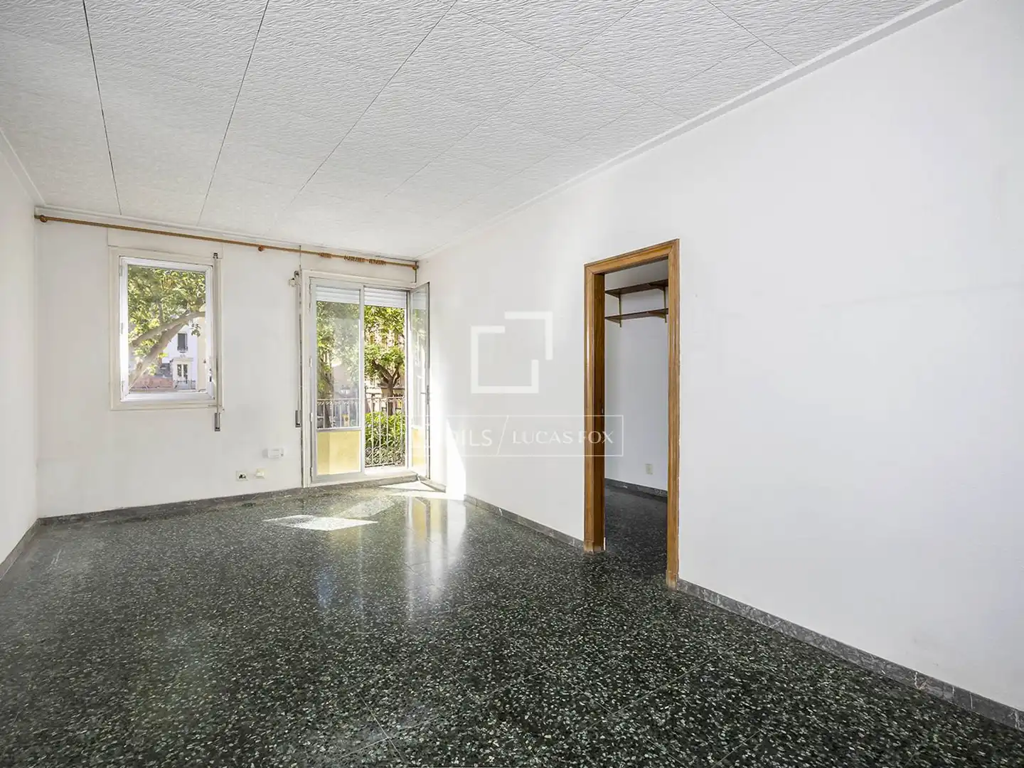 Vista exterior de Piso en venta en Barcelona con Terraza y Balcón