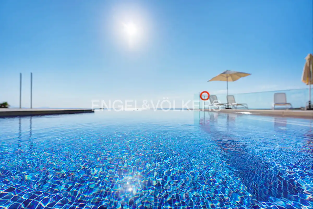 Swimming pool of Flat for rent in Alicante / Alacant  with Air Conditioner, Terrace and Furnished