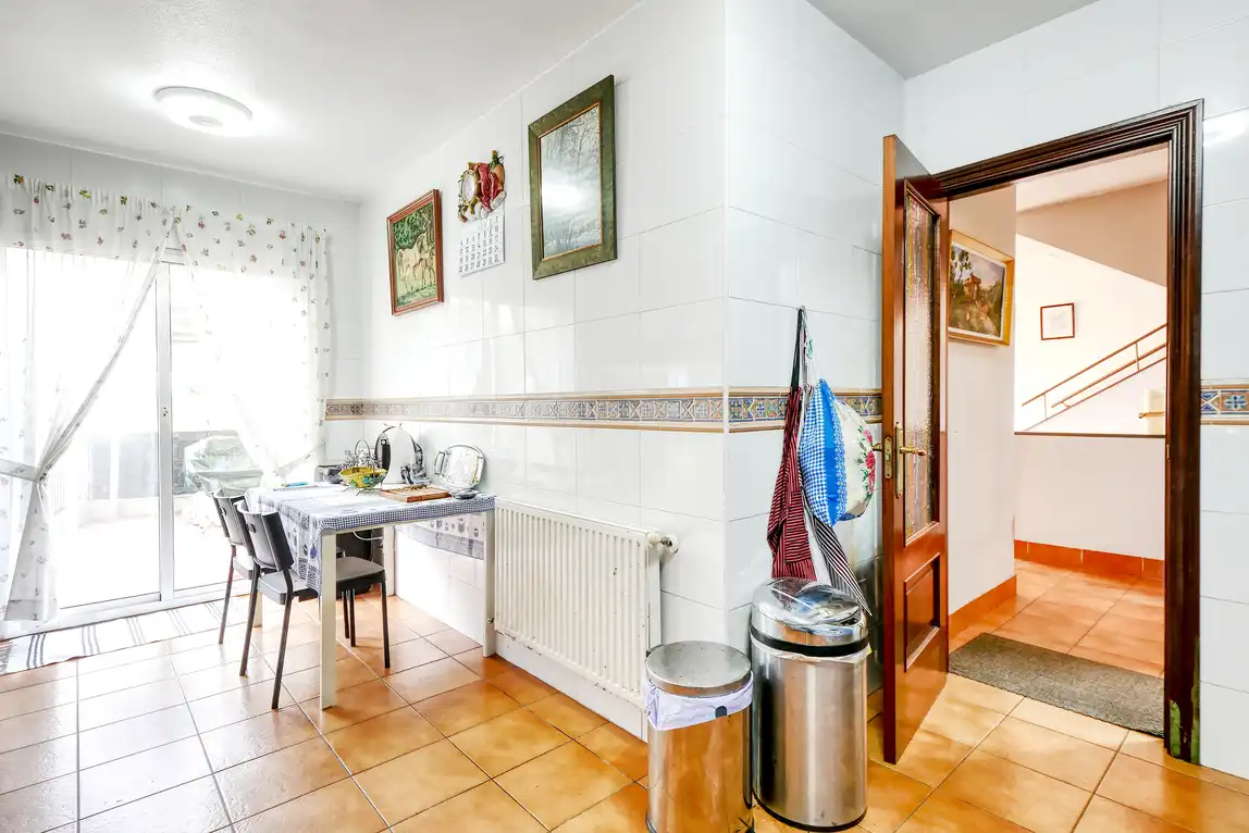 Cocina de Casa adosada en venta en A Coruña Capital  con Calefacción, Jardín privado y Parquet