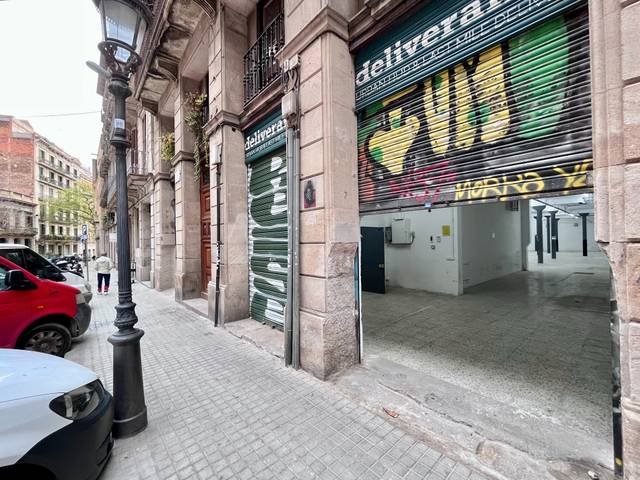 Local comercial en Alquiler en Carrer de Lluís el Piadós, 7 en Sant Pere, Sta. Caterina i la Ribera
