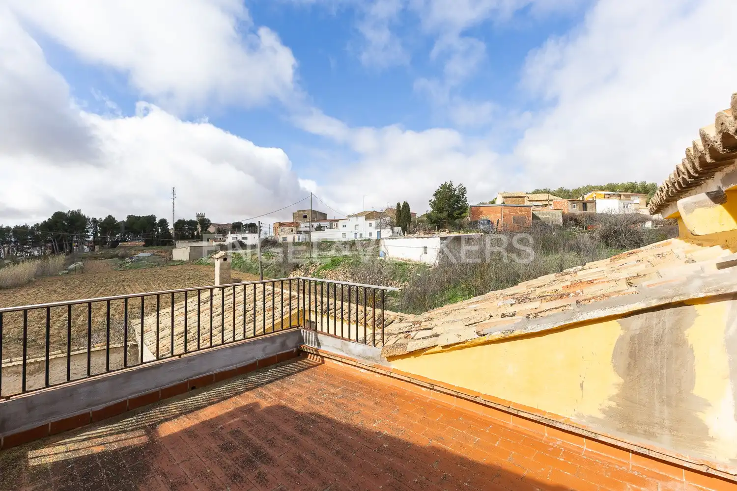 Terrassa de Finca rústica en venda en Requena amb Aire condicionat, Calefacció i Jardí privat