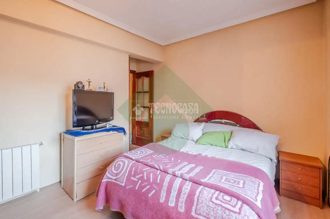 Bedroom of Flat for sale in Madrid  with Air Conditioner and Heating