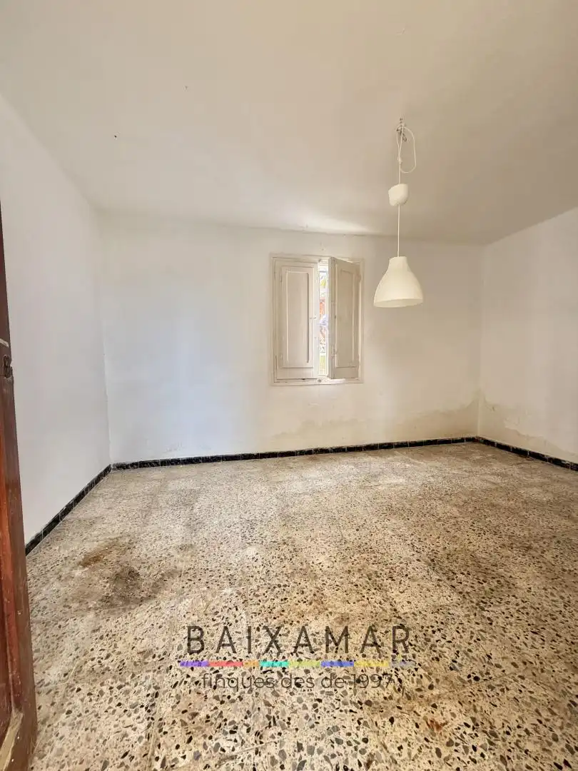 Sala d'estar de Casa o xalet en venda en Cubelles amb Calefacció, Jardí privat i Forn
