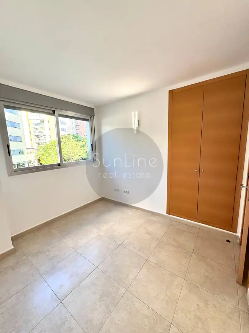 Habitación de Piso de alquiler en Valencia con Aire acondicionado, Terraza y Piscina comunitaria