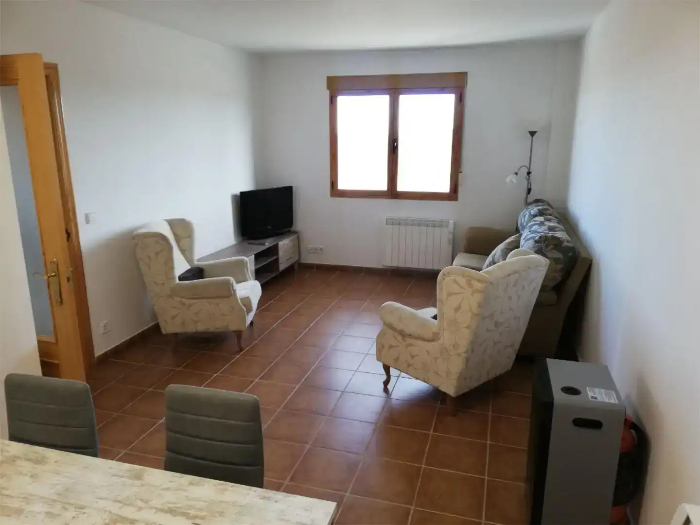 Sala d'estar de Pis de lloguer en Bronchales amb Moblat