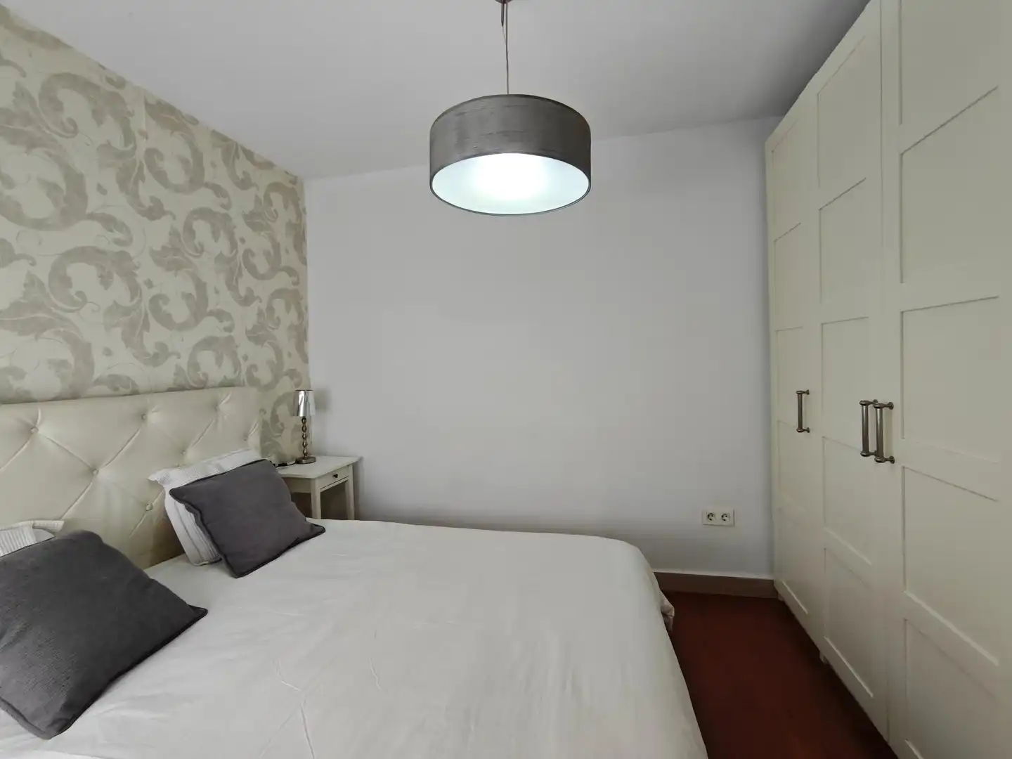Habitación de Apartamento de alquiler en Sevilla con Aire acondicionado, Calefacción y Amueblado