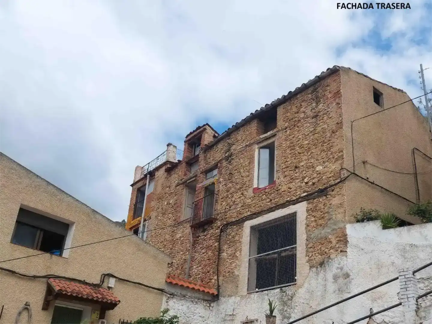 Vista exterior de Casa adosada en venta en Yeste, Albacete