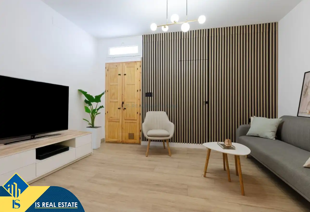 Sala de estar de Casa adosada en venta en Torrevieja con Aire acondicionado, Calefacción y Amueblado