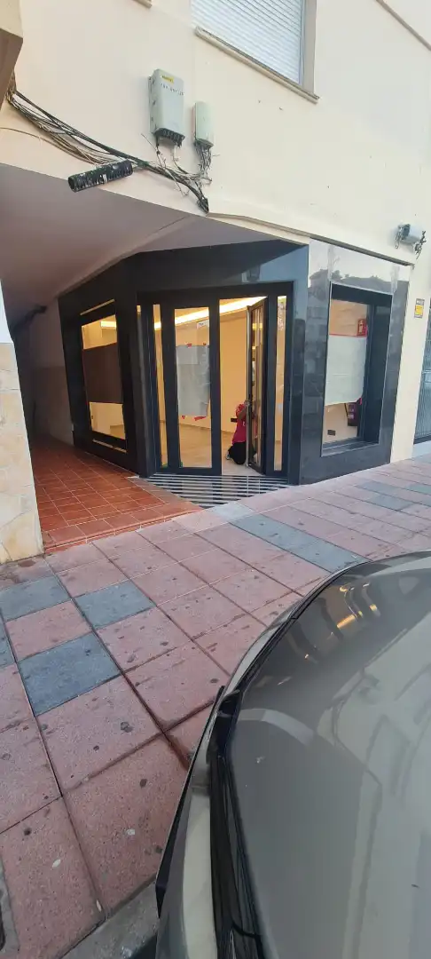Local comercial en alquiler en Calle Isaac Peral