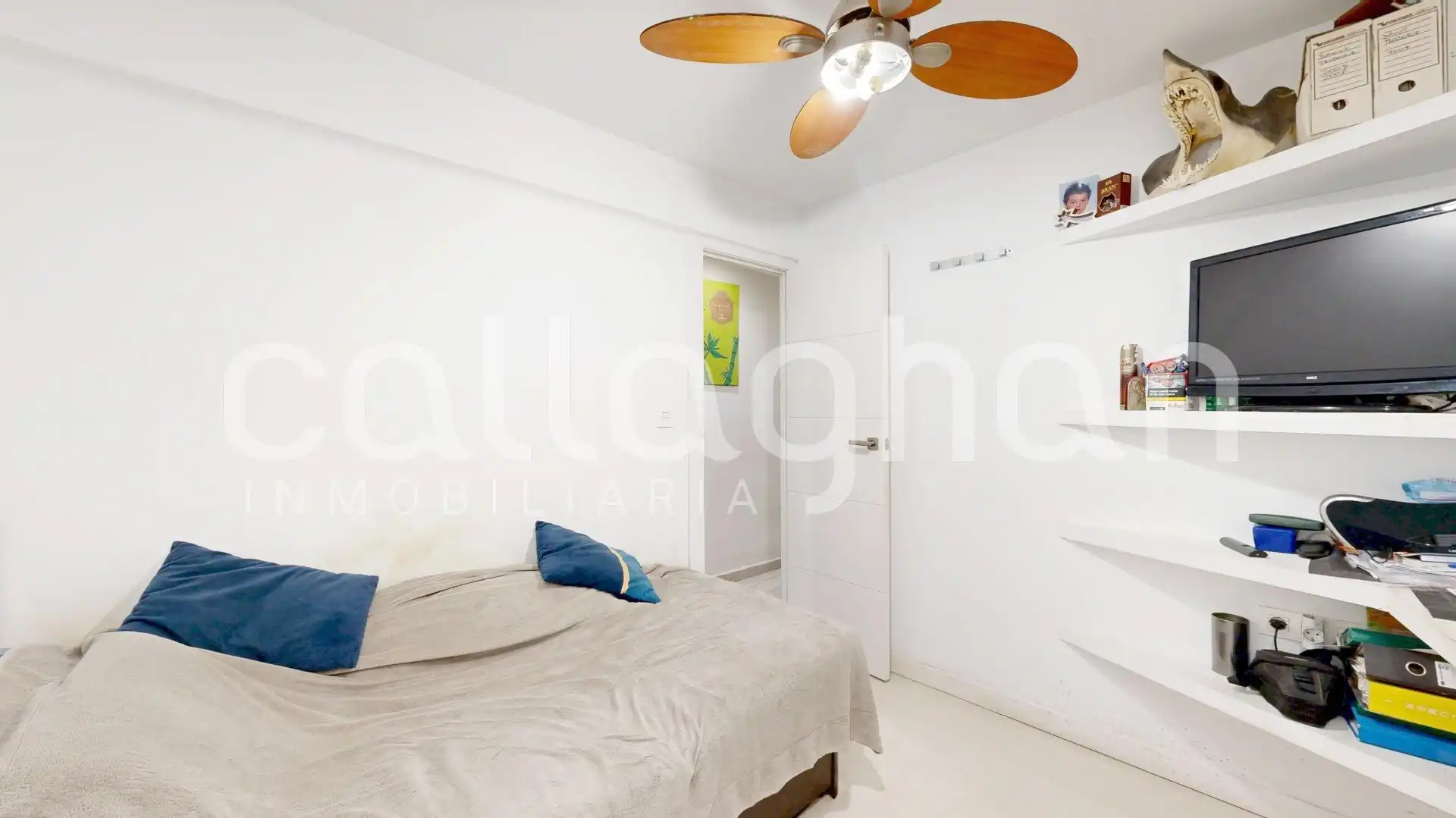 Bedroom of Flat for sale in Valencia  with Air Conditioner, Heating and Furnished
